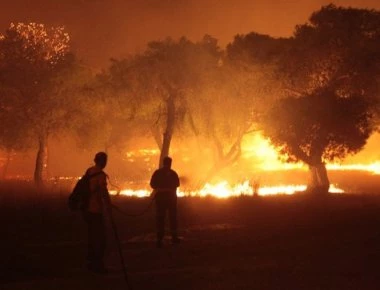 Ακόμα δεν έχουν ανακοινωθεί τα ονόματα των ταυτοποιημένων νεκρών από τις φωτιές στο Μάτι: Αγωνία για χιλιάδες ανθρώπους